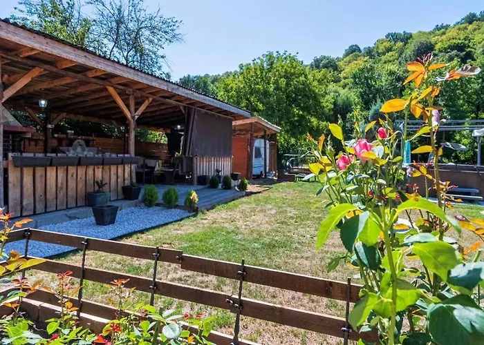 зеленият двор * Mladezhko