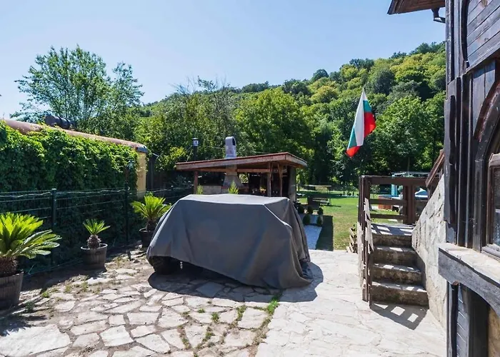 Σπίτι διακοπών зеленият двор