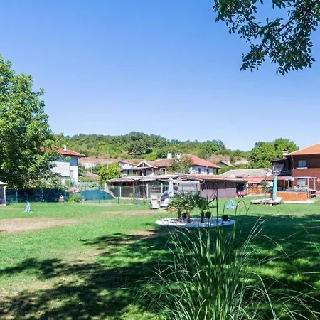 зеленият двор