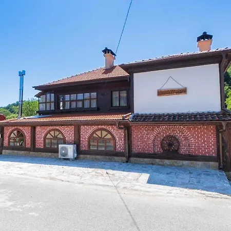 Case de vacanță зеленият двор Mladezhko