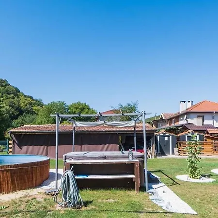 зеленият двор Case de vacanță *