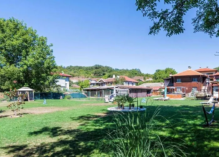 зеленият двор